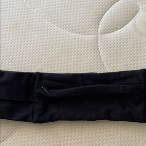 Nathan Black running Belt with Zipper pockets